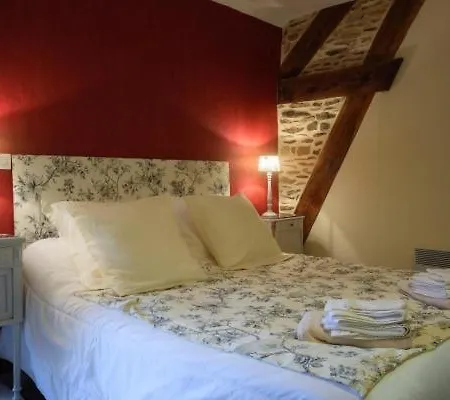 Les Glycines Bed & Breakfast *